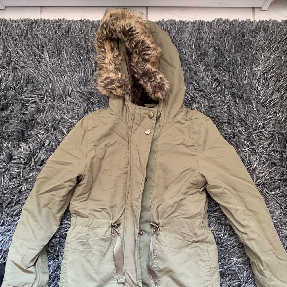 Girls parka w/ warm lining,6x brand from Dillard’s